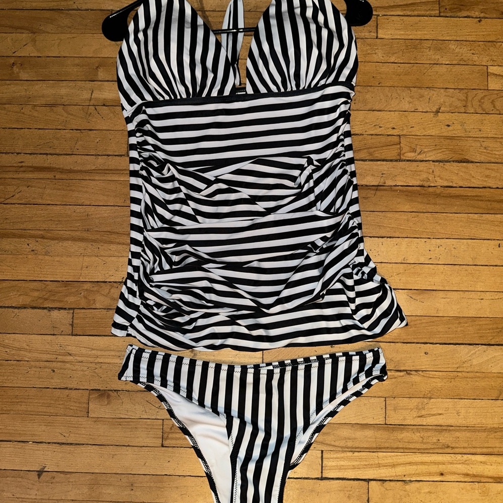 Brand NEW: MATERNITY Black and White Striped Swimsuit Set